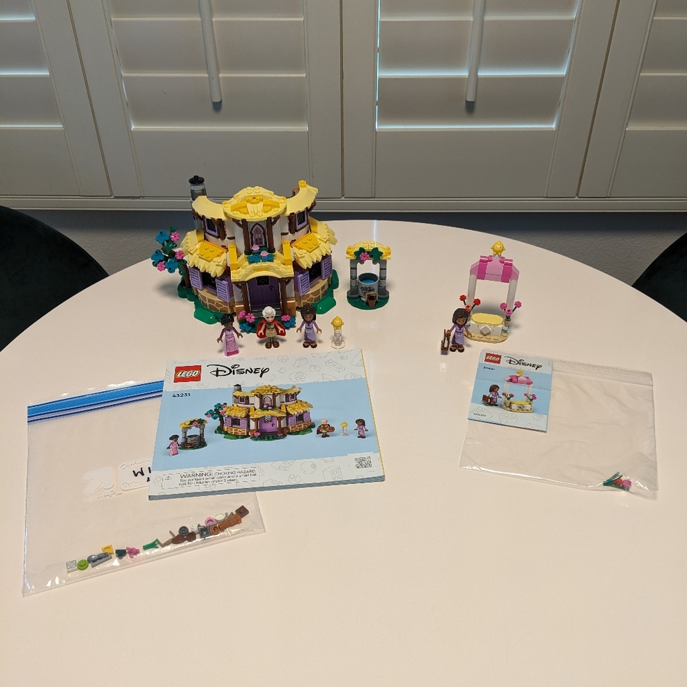 Lot of 2 LEGO Disney Wish Sets 43231 and 30661